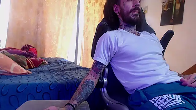 Snapshot of harry_reems1 chatting on 17, 12, 2024 harry reems1 online show from 17, 12, 2024