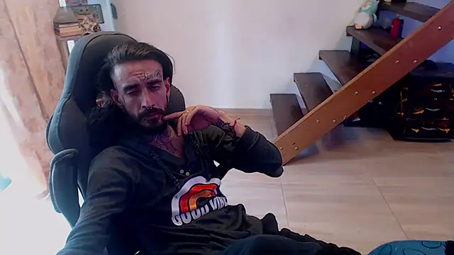 Snapshot of harry_reems1 chatting on 10, 1, 2025 harry reems1 online show from 10, 1, 2025