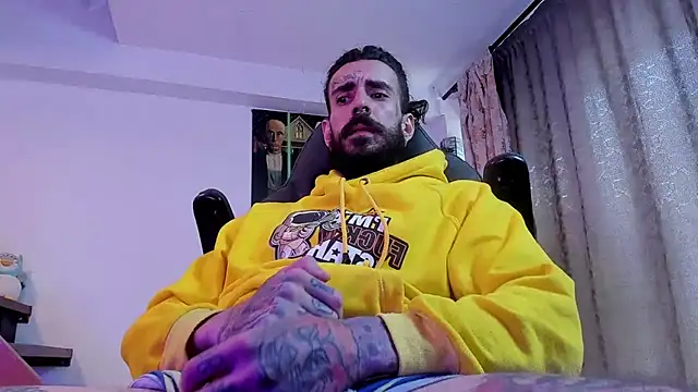 Snapshot of harry_reems1 chatting on 4, 2, 2025 harry reems1 online show from 4, 2, 2025