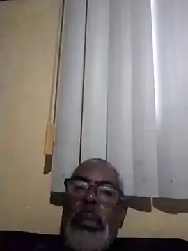 Snapshot of Thadew chatting on 9, 7, 2026 Thadew online show from 9, 7, 2026