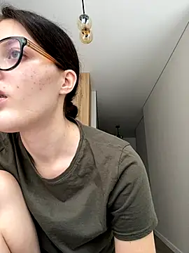 little belucci online show from 6, 11, 2025