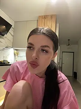 Snapshot of little_belucci chatting on 1, 3, 2026 little belucci online show from 1, 3, 2026