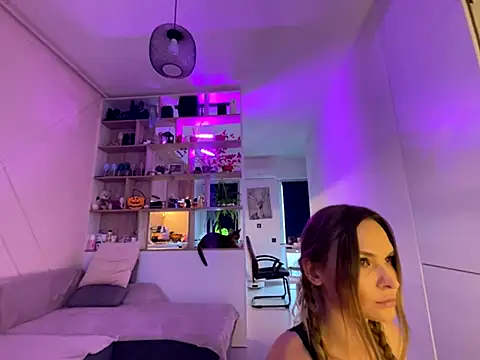  alleyesonme  online show from 6, 11, 2025