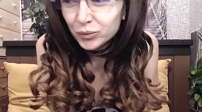 Snapshot of lilianleight chatting on 6, 2, 2025 lilianleight online show from 6, 2, 2025