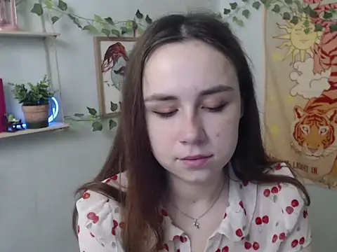 Snapshot of VeryVeryVeryShy_ chatting on 8, 4, 2026 VeryVeryVeryShy online show from 8, 4, 2026