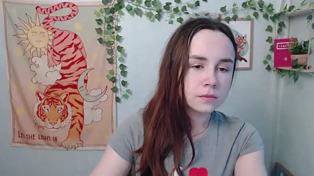 Snapshot of VeryVeryVeryShy_ chatting on 17, 6, 2026 VeryVeryVeryShy online show from 17, 6, 2026