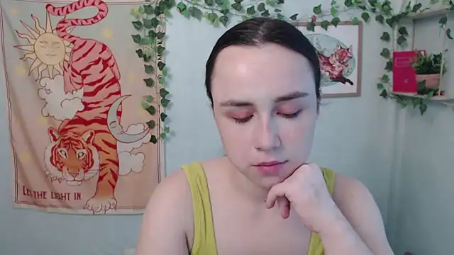 Snapshot of VeryVeryVeryShy_ chatting on 10, 7, 2026 VeryVeryVeryShy online show from 10, 7, 2026
