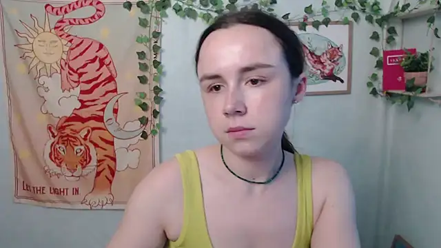 Snapshot of VeryVeryVeryShy_ chatting on 16, 7, 2026 VeryVeryVeryShy online show from 16, 7, 2026