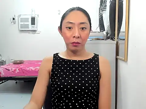 Snapshot of ErikaJayne4u chatting on 29, 5, 2026 ErikaJayne4u online show from 29, 5, 2026