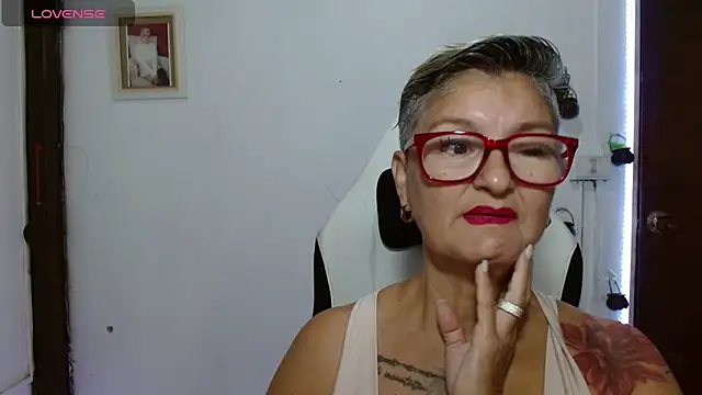 Snapshot of bety-cum2 chatting on 17, 6, 2026 bety-cum2 online show from 17, 6, 2026