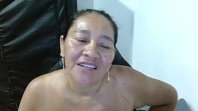 Snapshot of katia_mature chatting on 3, 12, 2025 katia mature online show from 3, 12, 2025