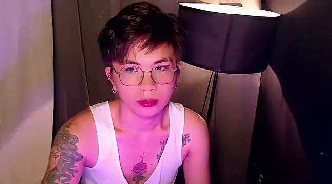 Sexy Handsome Drex online show from 4, 3, 2025