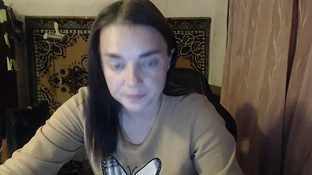 Snapshot of AlisaLaDiva chatting on 11, 9, 2025 AlisaLaDiva online show from 11, 9, 2025