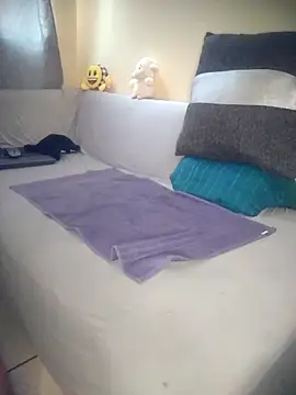 smalltitiz online show from 4, 10, 2025