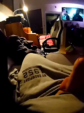 Snapshot of anonymus9006 chatting on 12, 11, 2025 anonymus9006 online show from 12, 11, 2025