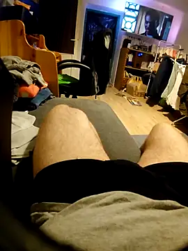 Snapshot of anonymus9006 chatting on 21, 11, 2025 anonymus9006 online show from 21, 11, 2025