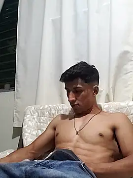 Snapshot of Ricardo_hot03 chatting on 28, 4, 2026 Ricardo hot03 online show from 28, 4, 2026