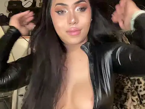 BigDominaMia online show from 15, 4, 2026