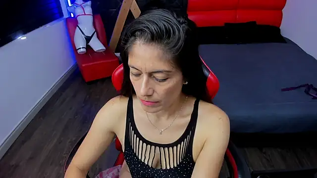 Snapshot of AnnyMilet_ chatting on 6, 7, 2026 AnnyMilet online show from 6, 7, 2026