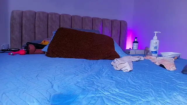  linda milk  online show from 26, 11, 2025