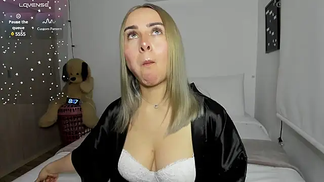 sophi mooreno online show from 5, 12, 2024