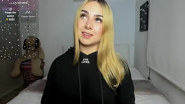 sophi mooreno online show from 12, 3, 2025