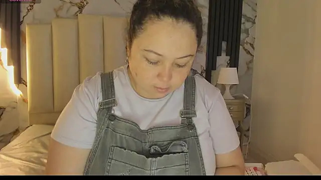 Snapshot of mollieblue69 chatting on 27, 4, 2026 mollieblue69 online show from 27, 4, 2026