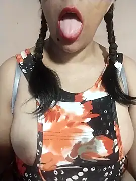 Snapshot of tharu_sweet chatting on 5, 5, 2026 tharu sweet online show from 5, 5, 2026