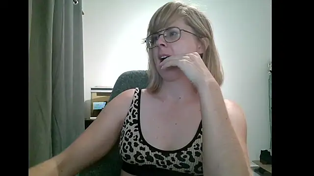 Snapshot of SavannaGirly chatting on 12, 2, 2025 SavannaGirly online show from 12, 2, 2025