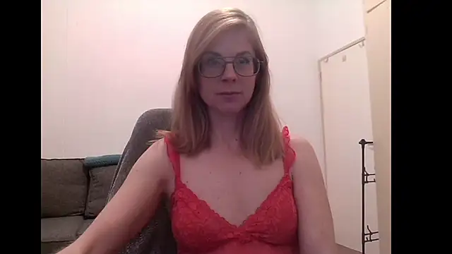 Snapshot of SavannaGirly chatting on 16, 9, 2025 SavannaGirly online show from 16, 9, 2025