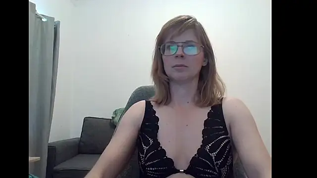 Snapshot of SavannaGirly chatting on 13, 10, 2025 SavannaGirly online show from 13, 10, 2025