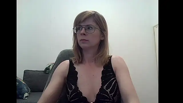Snapshot of SavannaGirly chatting on 31, 10, 2025 SavannaGirly online show from 31, 10, 2025