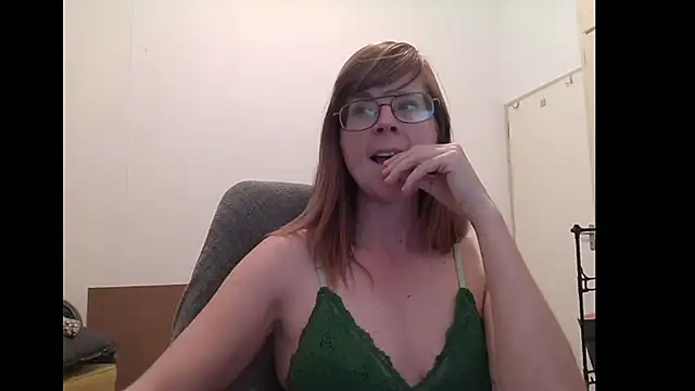 Snapshot of SavannaGirly chatting on 3, 6, 2026 SavannaGirly online show from 3, 6, 2026
