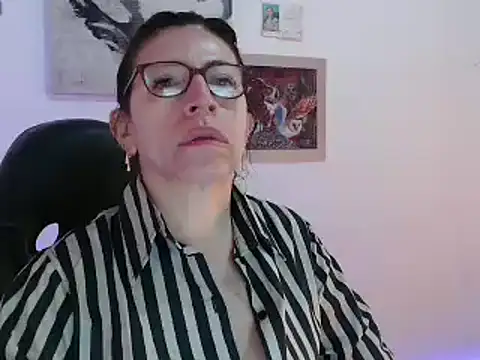 Chayla Ruiz online show from 27, 12, 2024