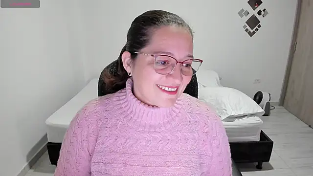 Snapshot of alejandra_milf_ chatting on 1, 2, 2025 alejandra milf online show from 1, 2, 2025