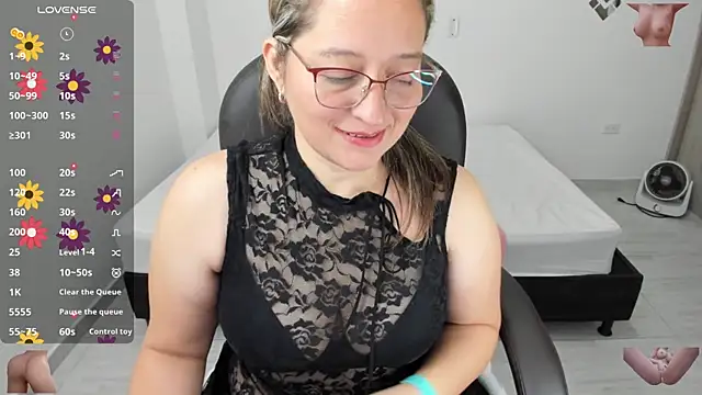 Snapshot of alejandra_milf_ chatting on 15, 2, 2025 alejandra milf online show from 15, 2, 2025