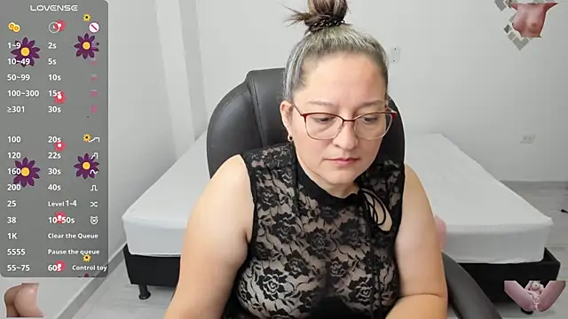 Snapshot of alejandra_milf_ chatting on 12, 3, 2025 alejandra milf online show from 12, 3, 2025