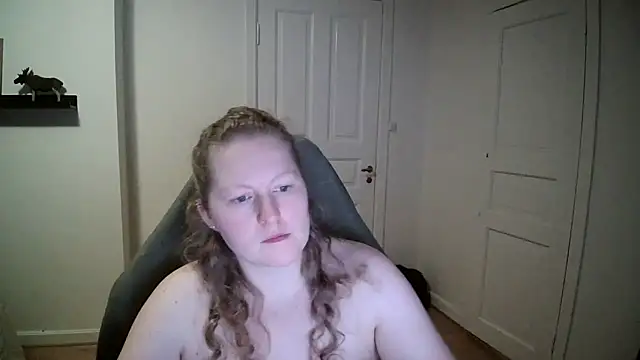 Girlnina-1995 online show from 6, 1, 2025