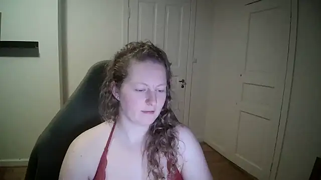 Girlnina-1995 online show from 29, 1, 2025