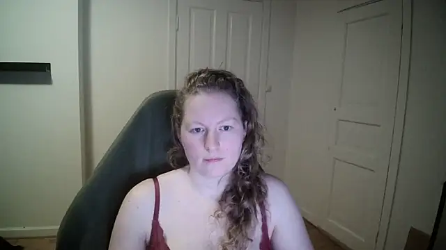 Girlnina-1995 online show from 17, 2, 2025