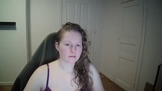 Girlnina-1995 online show from 20, 2, 2025