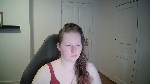 Girlnina-1995 online show from 16, 3, 2025