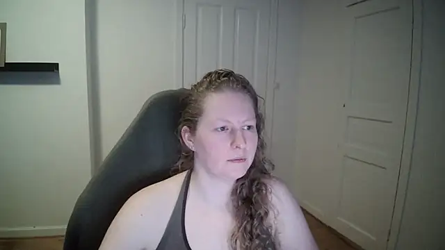 Girlnina-1995 online show from 17, 3, 2025