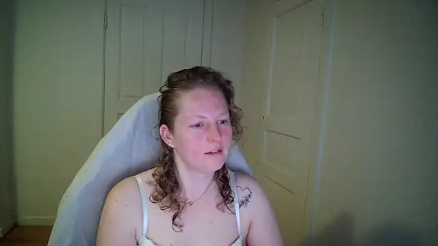 Snapshot of Girlnina-1995 chatting on 20, 4, 2026 Girlnina-1995 online show from 20, 4, 2026