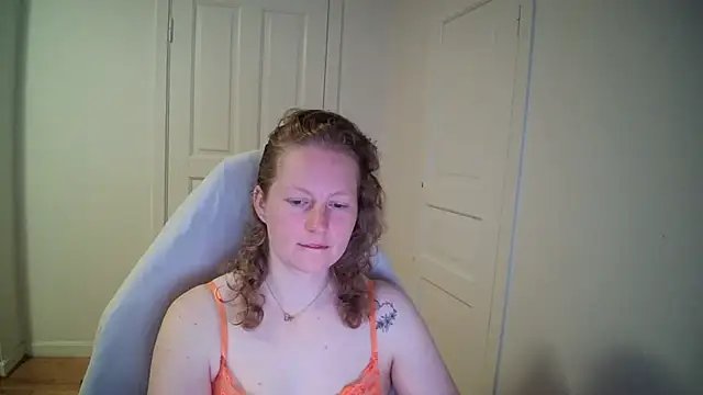 Snapshot of Girlnina-1995 chatting on 27, 4, 2026 Girlnina-1995 online show from 27, 4, 2026