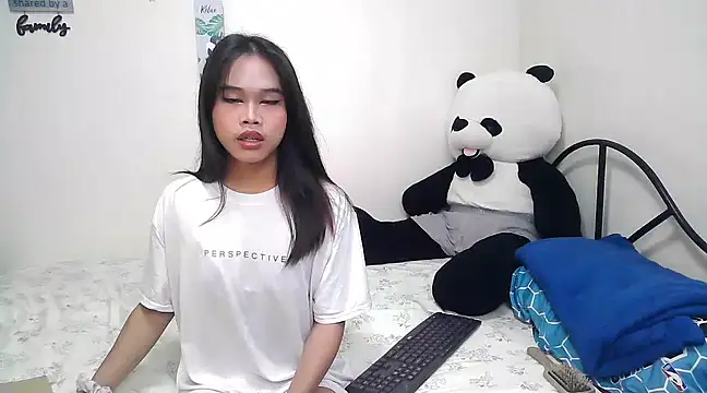 rihanna22 online show from 1, 3, 2025