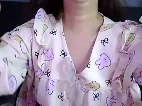 Bee 2k online show from 2, 12, 2025