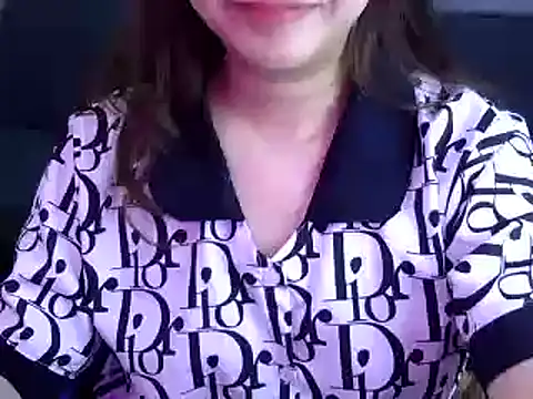 Snapshot of Bee_2k chatting on 13, 5, 2026 Bee 2k online show from 13, 5, 2026
