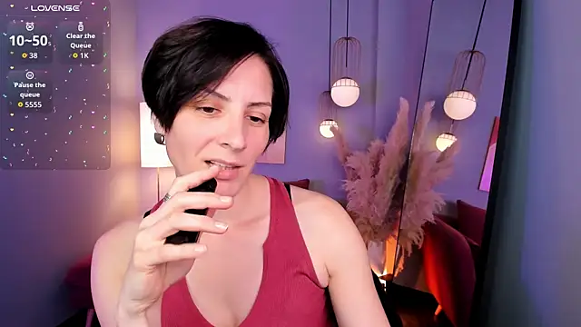 Snapshot of LorenDaze chatting on 8, 7, 2026 LorenDaze online show from 8, 7, 2026