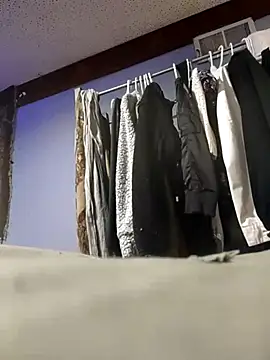 eatmeplease44 online show from 12, 3, 2025